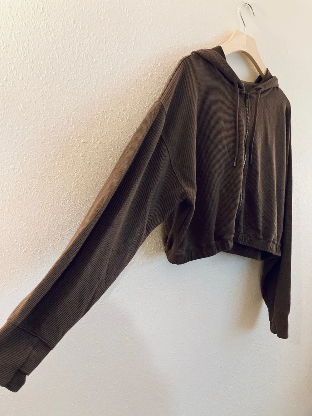 All-In-Motion On-The-Go Full-Zip Longsleeve Crop Hooded Sweatshirt Coffee Brown